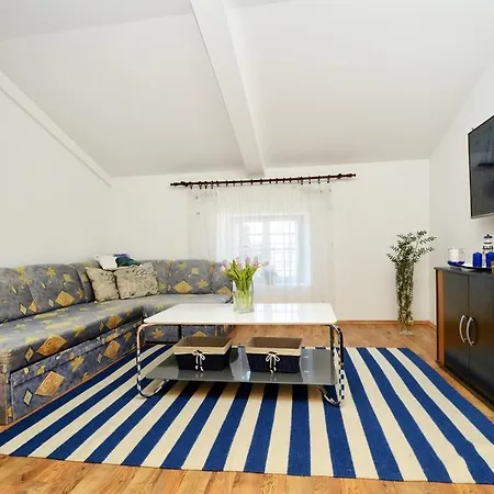 Rea & Deo Volente Apartment