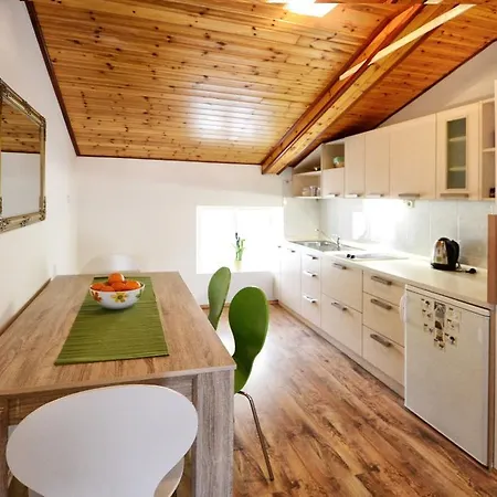 Rea & Deo Volente Porec