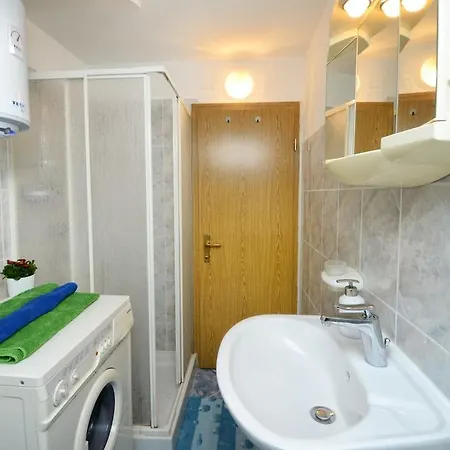 Rea & Deo Volente Apartment