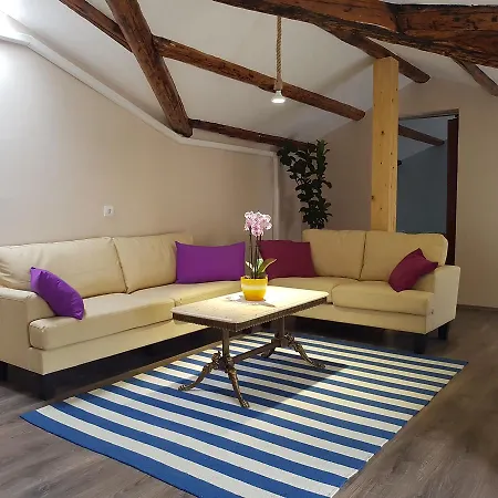 Rea & Deo Volente Apartment *