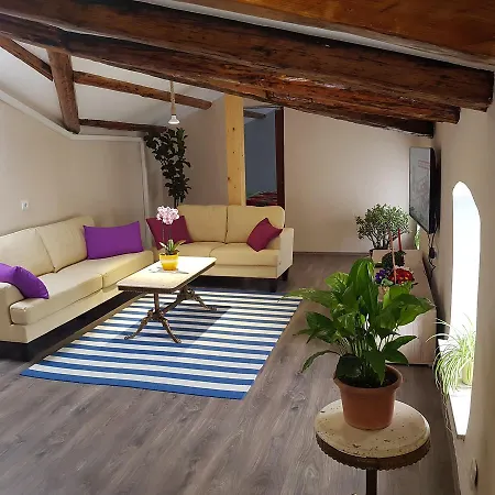 Rea & Deo Volente Apartment *